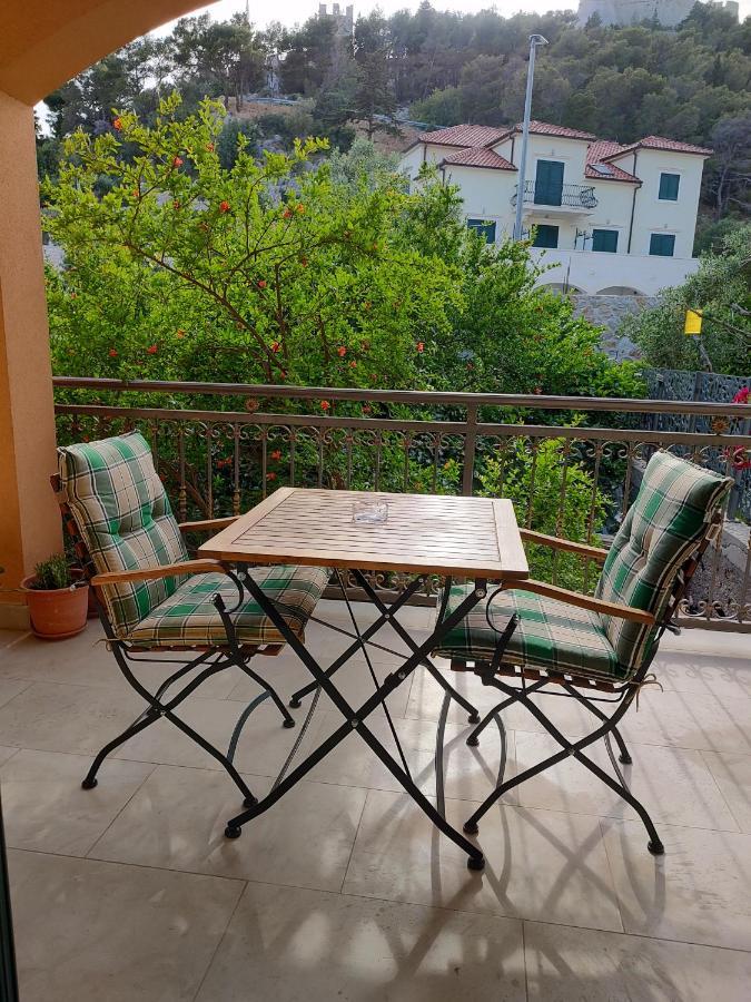 Hotel Udobna Soba Za Dvoje à Hvar Town Extérieur photo